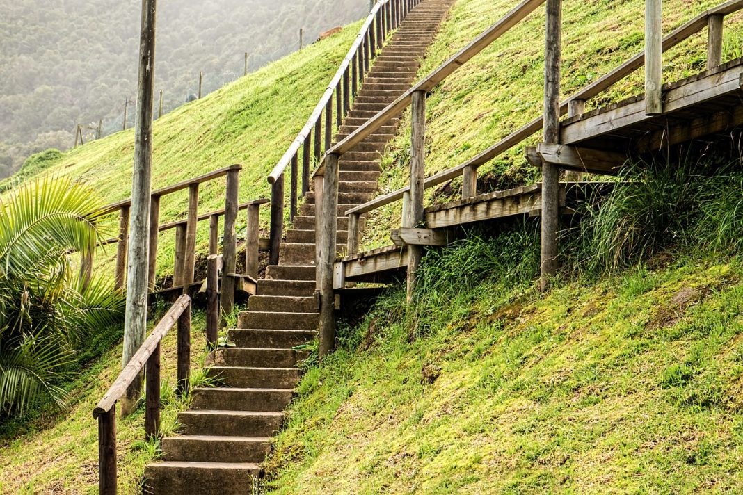 Habiller un escalier en bois soi même, les meilleures idées